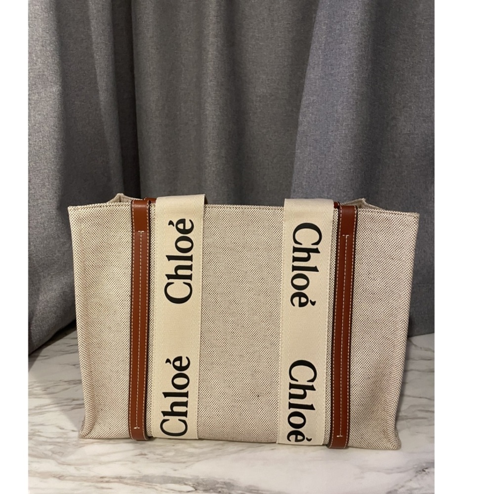 LIKE NEW - CHLOE WOODY TOTE (Medium)